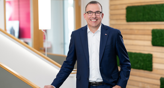 Cewe bekommt einen neuen Chef, Yvonne Rostock geht - Thomas Mehls wird neuer Vorstandsvorsitzenden der Neumüller Cewe Color Stiftung - Quelle: c.h.