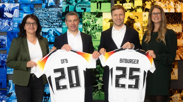 Bitburger wird wieder Partner des DFB und Sponsor der Fußball-Nationalmannschaften - v.l.: Sebastian Holtz (Geschäftsführer Vertrieb und Marketing Bitburger Braugruppe), Heike Ullrich (DFB-Generalsekretärin), Stephanie Bullmann (Head of Media & Digital Bitburger Braugruppe) und Dr. Holger Blask (Vorsitzender der Geschäftsführung der DFB GmbH) - Quelle: Thomas Boecker/DFB