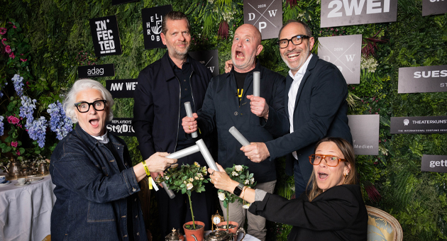 Hornbach triumphiert beim Deutschen Werbefilmpreis - Großer Sieger des Abends wurde 'ein Projekt ohne Drama'. Der von HeimatTBWA für Hornbach zur Kampagne entwickelte Film wurde mit insgesamt sechs der insgesamt 13 am Abend verliehenen Hattos bedacht - Quelle: Andreas Schlieter
