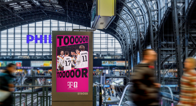 Telekom bringt WM-Highlights auf digitale Screens - Die Telekom zeigt die WM-Ausschnitte auf mehr als 3.500 digitalen Screens - Foto: Deutsche Telekom