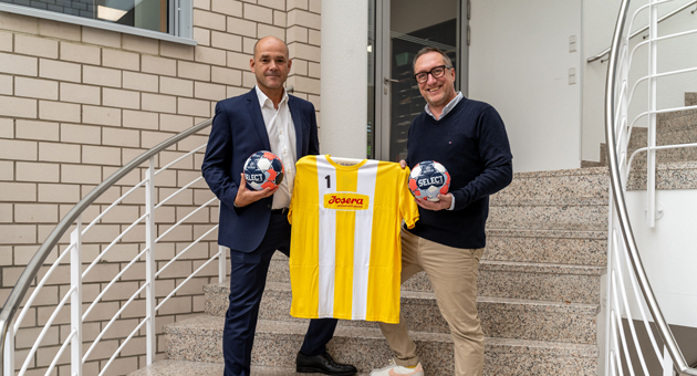 Josera Petfood wird offizieller Partner der EHF EURO 2026 - Martin Hausleitner, Generalsekretär der European Handball Federation; Stefan Seitz, International Head of Marketing & Brands bei Josera Petfood – Quelle: Josera