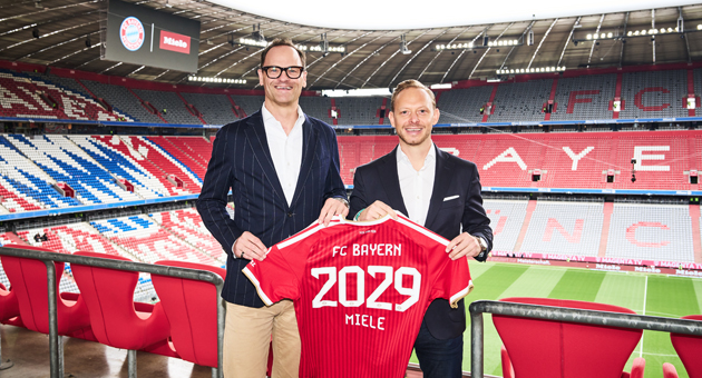 Miele und FC Bayern verlängern Partnerschaft bis 2029 - Dr. Axel Kniehl, Geschäftsführer Marketing & Sales der Miele Gruppe (l.), und Rouven Kasper, Vorstand Marketing und Vertrieb des FC Bayern München – Quelle: Miele