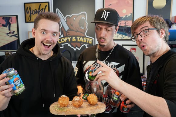 Gewürzhersteller Ostmann kooperiert mit LeFloid und Sturmwaffel - Die Gewürzmarke Ostmann kooperiert mit dem Influencer-Trio DoktorFroid - Quelle: Fuchs-Gruppe