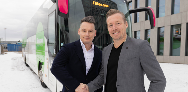 Flix übernimmt Mehrheit am Flughafentransfer-Anbieter Flibco - Tobias Stüber (links) und André Schwämmlein (rechts) im Rahmen der Bekanntgabe der Mehrheitsübernahme von Flibco – Quelle: Robert Gongoll
