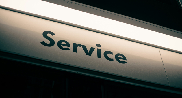 KI-Service wächst, Vertrauen bleibt niedrig - Quelle: Erik McLean/Unsplash