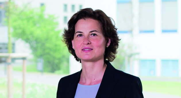 KI im Handel: Vom Effizienztool zum Wachstumstreiber - Prof. Dr. Silvia Zaharia ist Professorin für Marketing und E-Commerce an der Hochschule Niederrhein, geschäftsführende Leiterin des eWeb Research Center sowie Koordinatorin des Masterstudiengangs E-Commerce - Quelle: Ivo Mayr