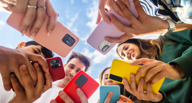 So erreichen Medienunternehmen junge Zielgruppen - Quelle: Xavier Lorenzo / AdobeStock